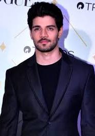 Suraj Pancholi